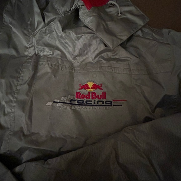 NWOT Red Bull F1 jacket/raincoat - Picture 5 of 5